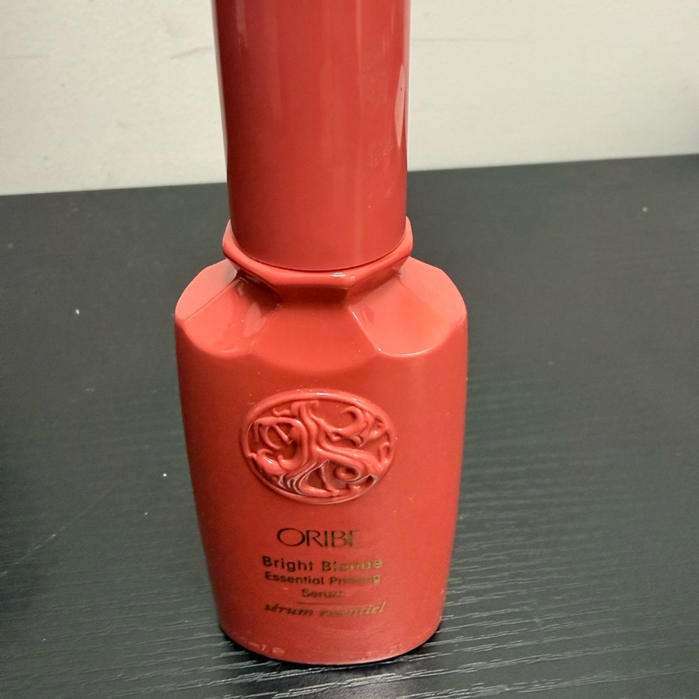 Oribe Bright Blonde Serum in Red